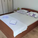 Ivo *