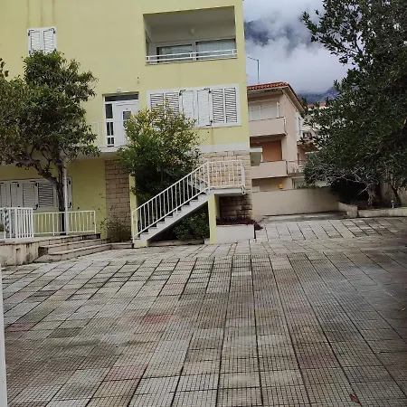 Ivo Apartament *