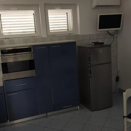 Ivo Apartment *