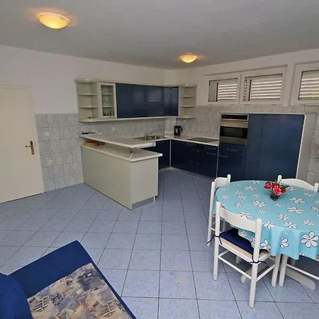 Ivo Apartament *